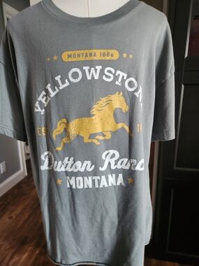 Yellowstone Montana Kids Gray Graphic Tee with Yellow Horse Print